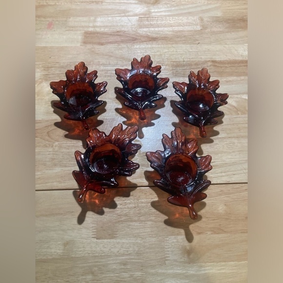 Leaf shaped candle holders. You get all 5 for the price. Adorable 🍁 - Picture 1 of 2